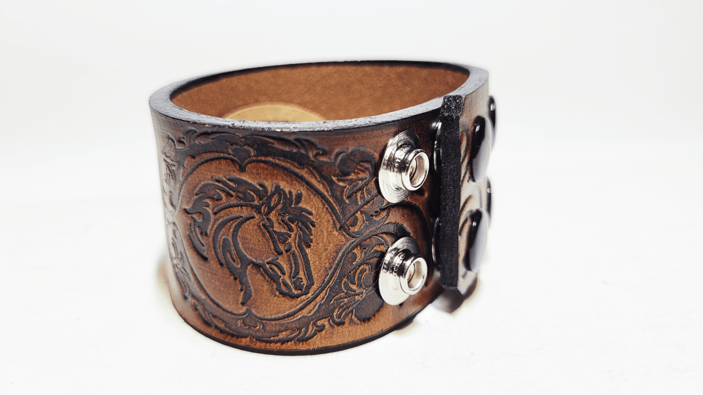 Handmade Embossed Leather Bracelet - Buffalo Artisanal - B-193