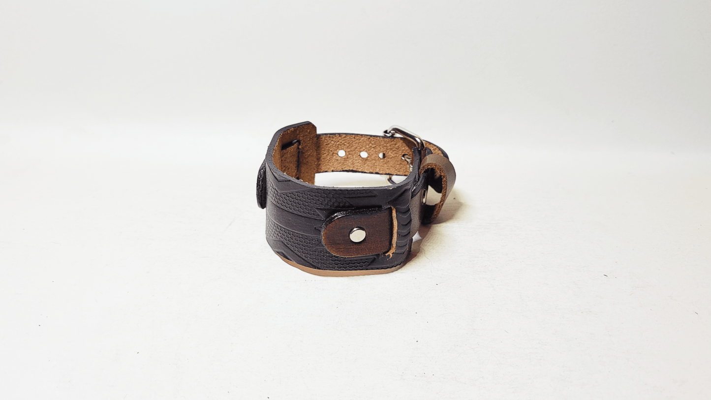 Handmade Embossed Leather Bracelet - Buffalo Artisanal - B-240