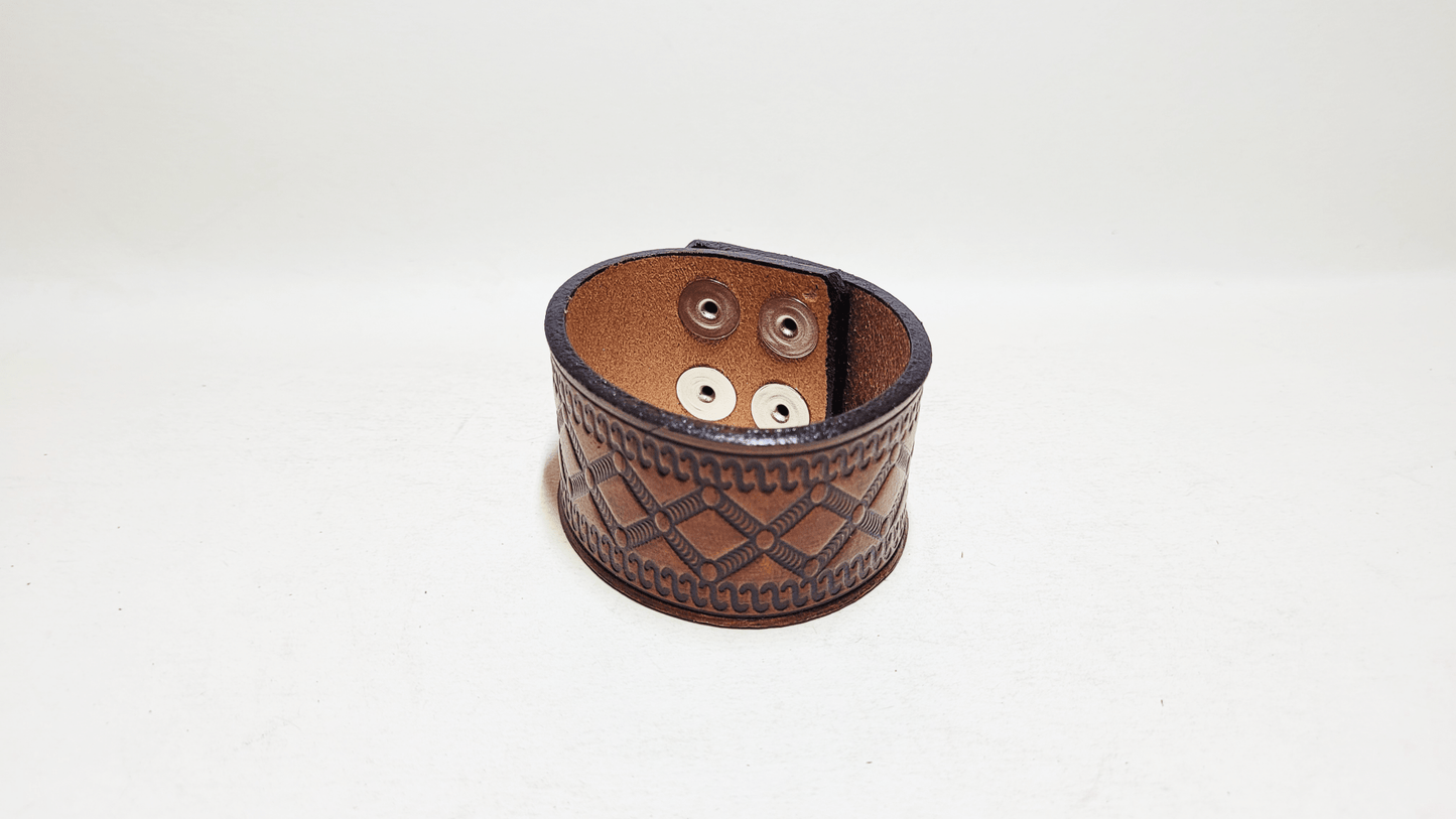 Handmade Embossed Leather Bracelet - Buffalo Artisanal - B-236