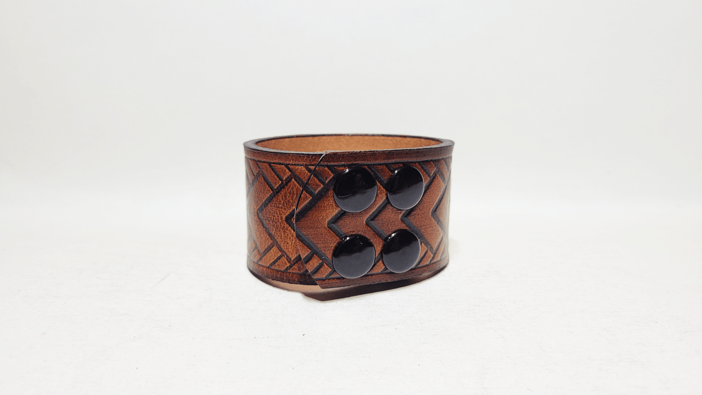 Handmade Embossed Leather Bracelet - Buffalo Artisanal - B-254