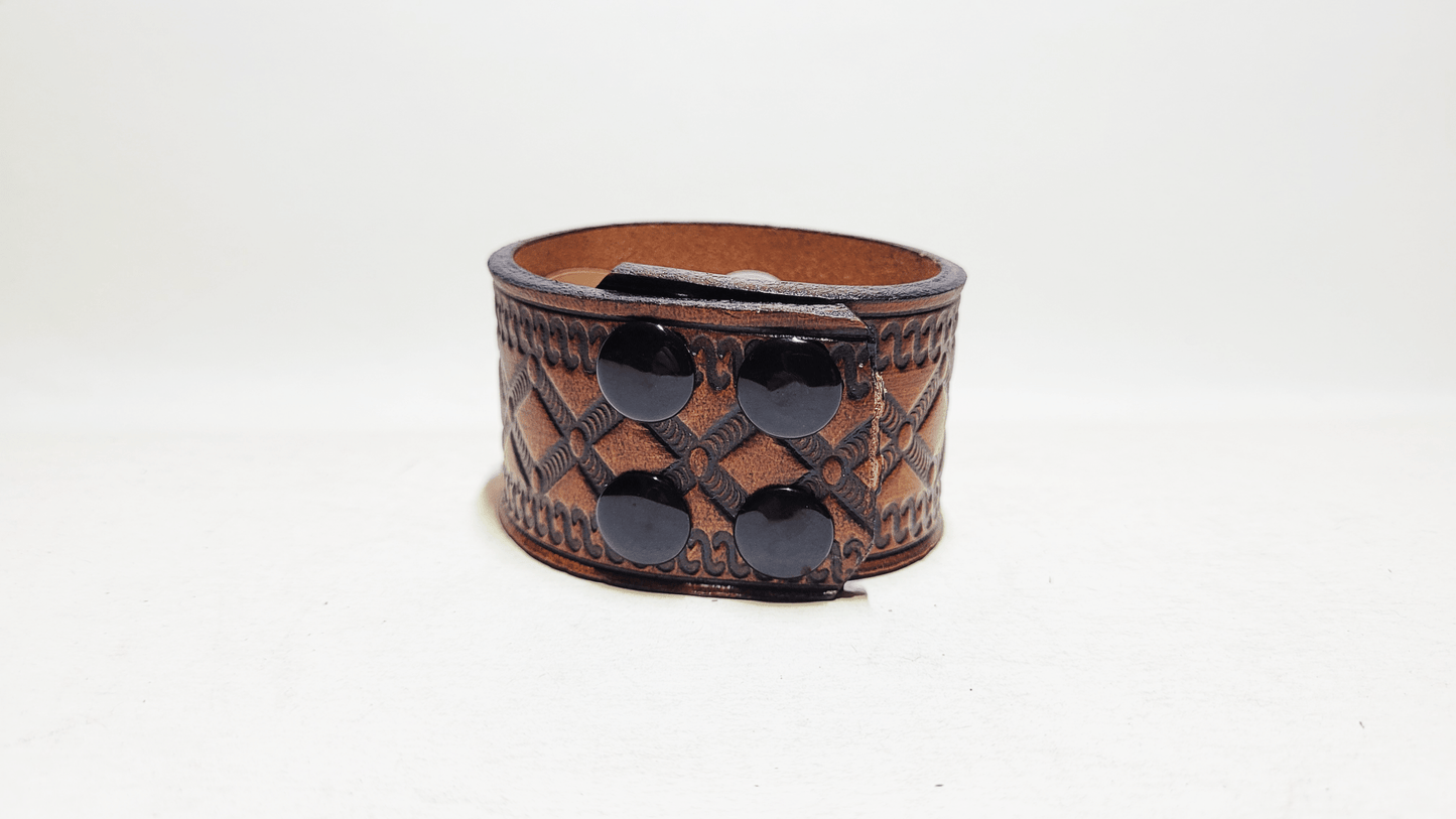 Handmade Embossed Leather Bracelet - Buffalo Artisanal - B-236