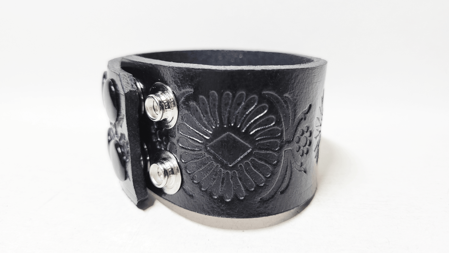 Handmade Embossed Leather Bracelet - Buffalo Artisanal - B-244