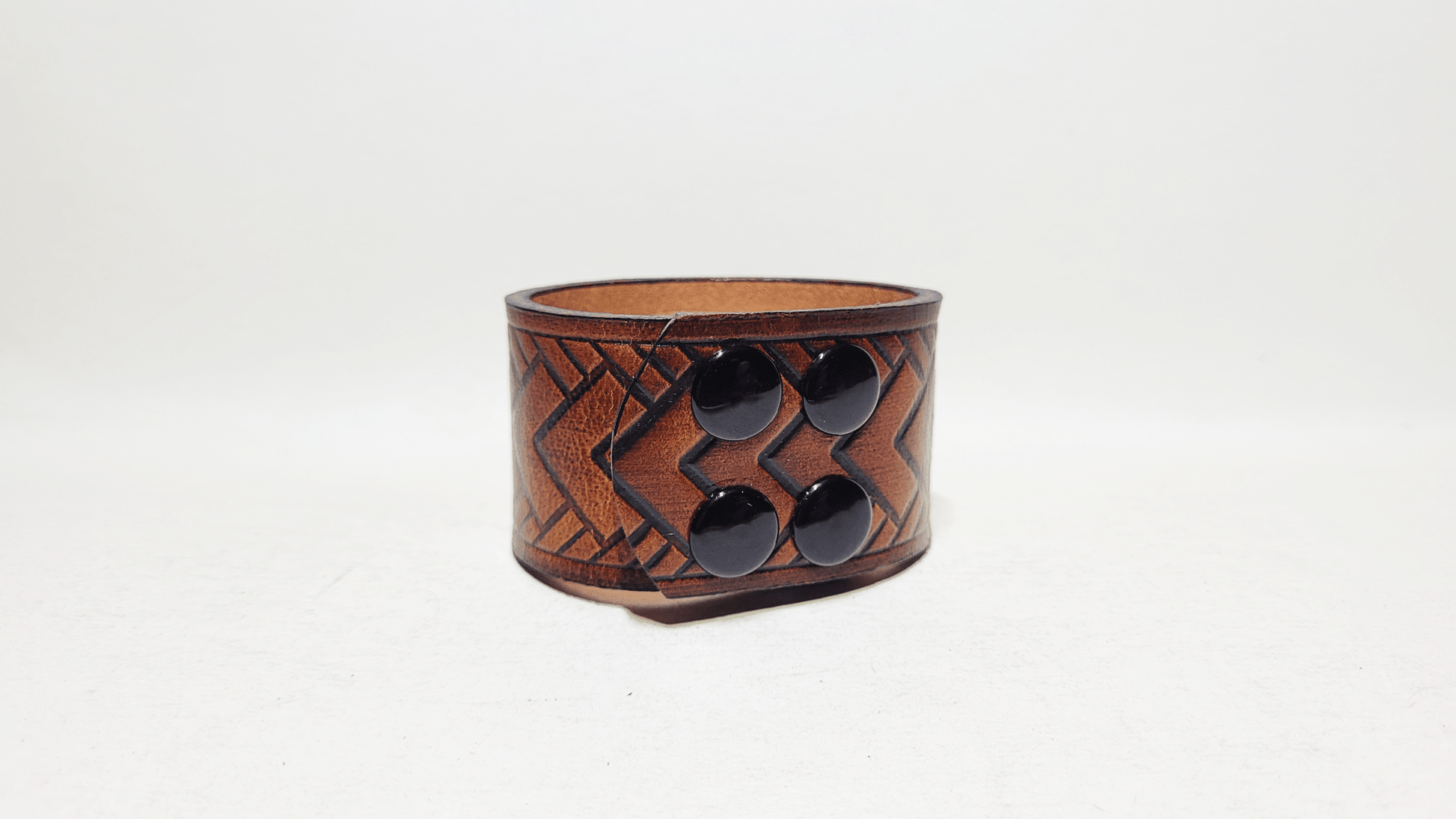 Handmade Embossed Leather Bracelet - Buffalo Artisanal - B-254