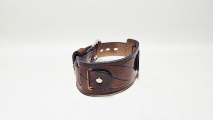 Handmade Embossed Leather Bracelet - Buffalo Artisanal - B-247