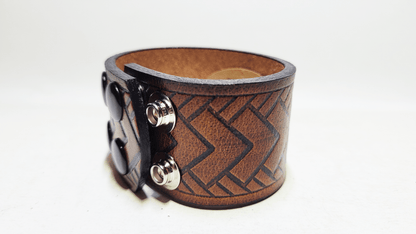 Handmade Embossed Leather Bracelet - Buffalo Artisanal - B-254