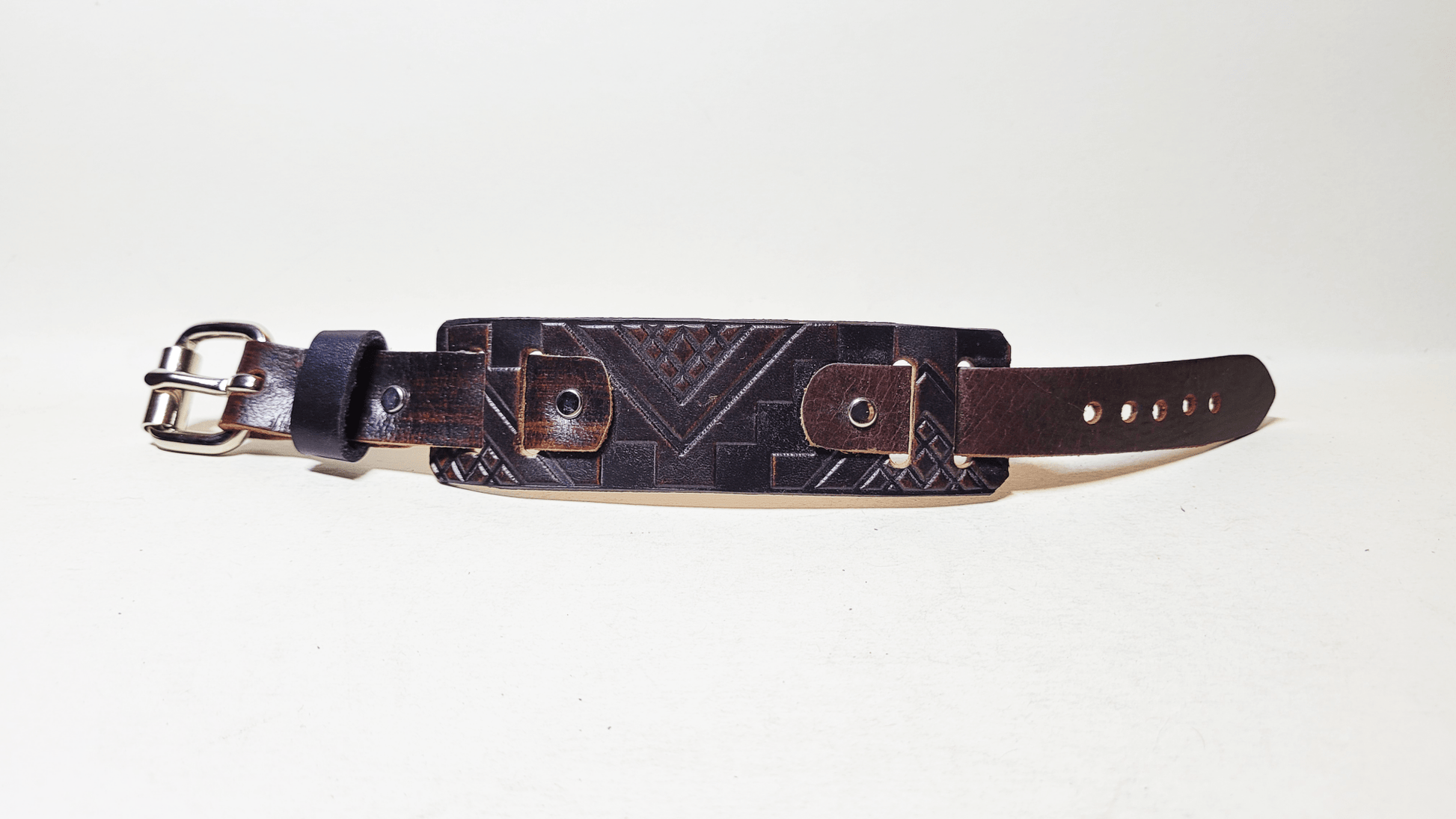 Handmade Embossed Leather Bracelet - Buffalo Artisanal - B-239