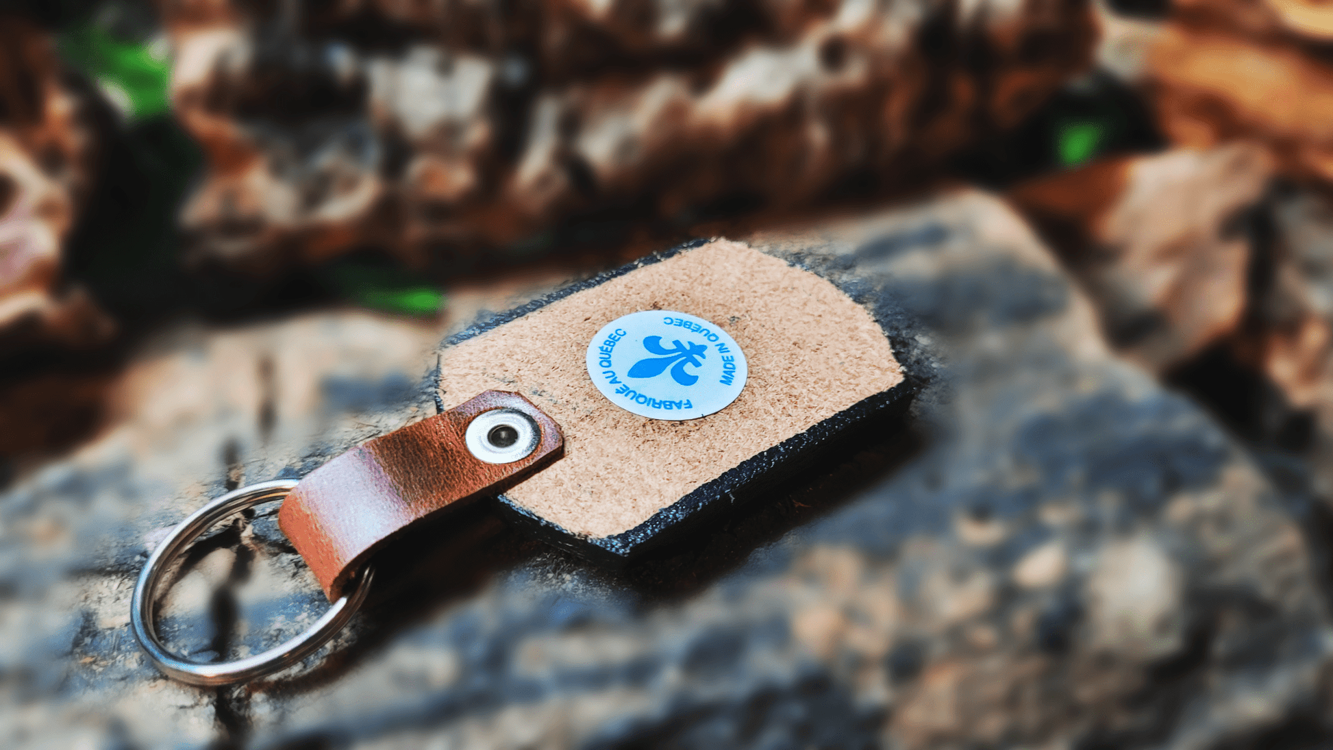 Handmade Embossed Leather Keychain - Buffalo Artisanal - PC-154