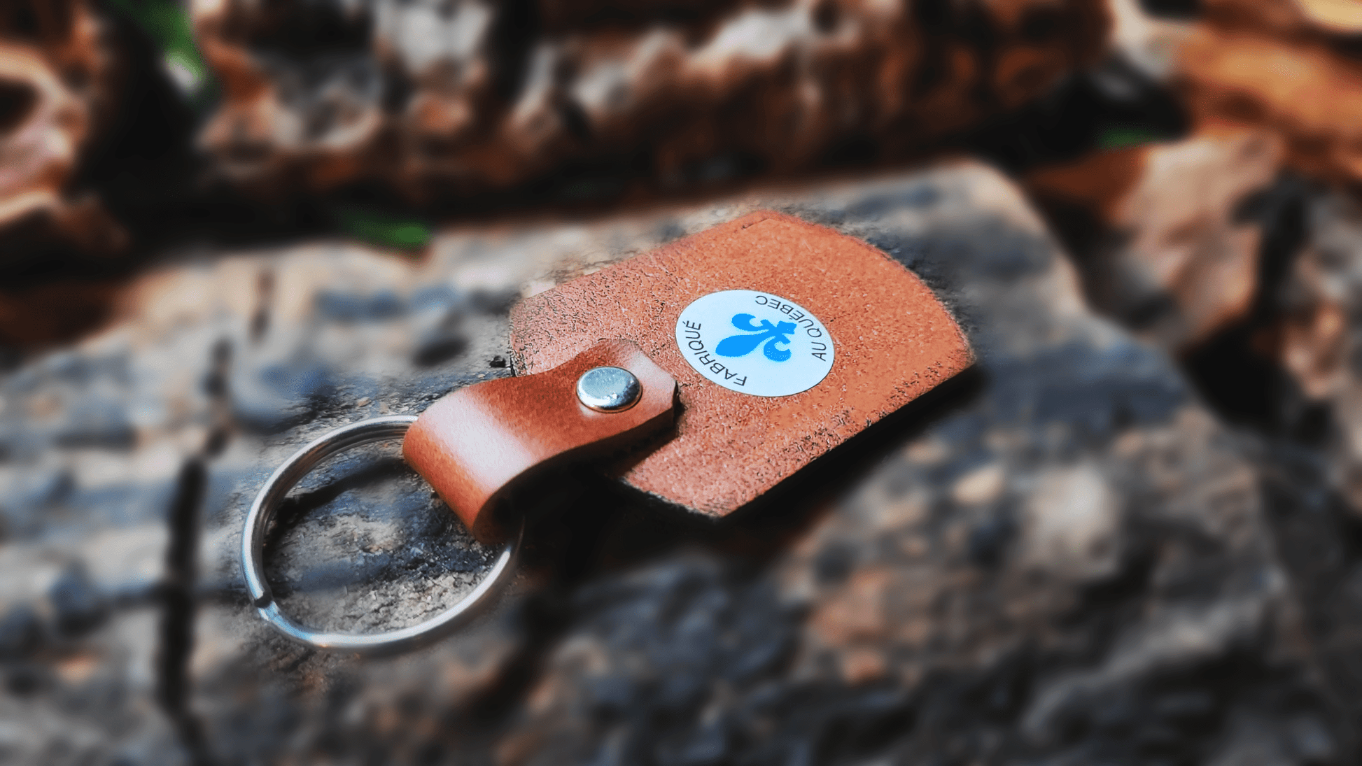 Handmade Embossed Leather Keychain - Buffalo Artisanal - PC-159